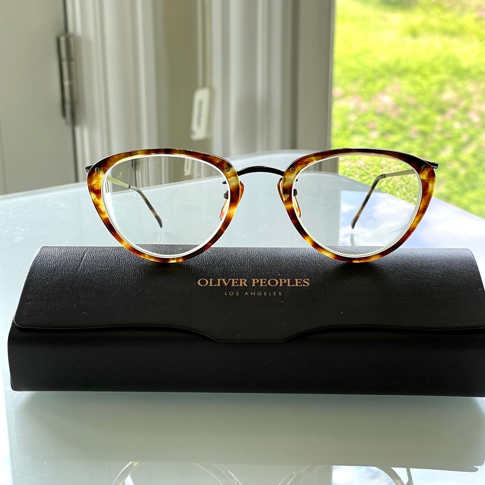 Oliver Peoples OP-9 Vintage 1980s Tortoise Eyeglasses in Mint Condition - Picture 1 of 15